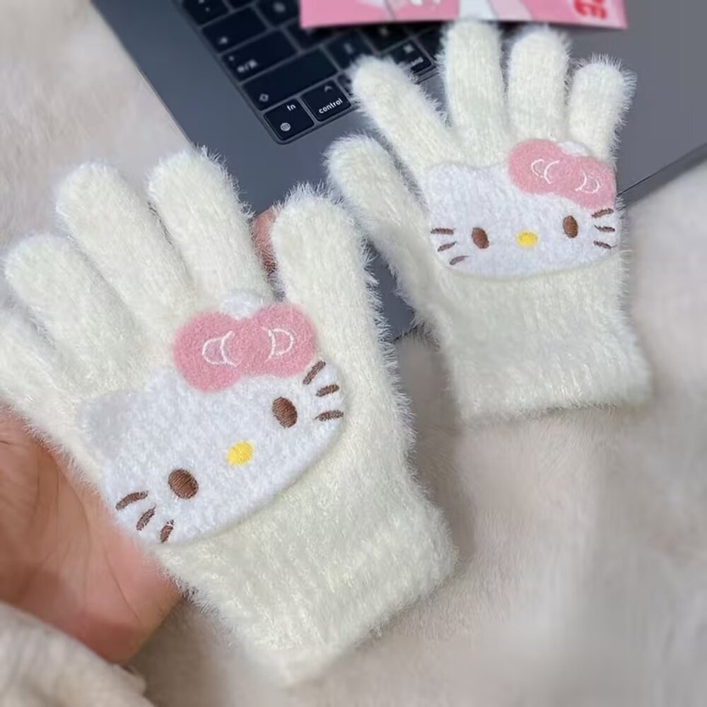 HELLO KITTY White Fuzzy Super-Soft Gloves Mittens BRAND-NEW & SO CUTE!